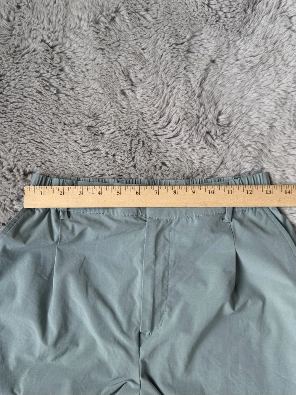 ALO Wide-Leg High-Waist Pants in Sage Green
